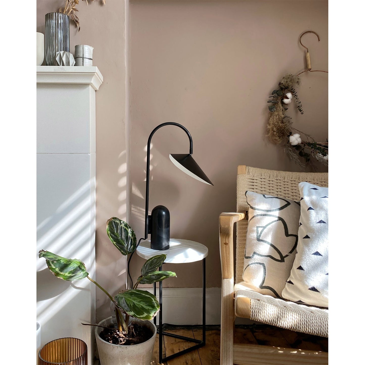 Marble Pill-Base Floating Petal Shade Table Lamp | Desk Sideboard