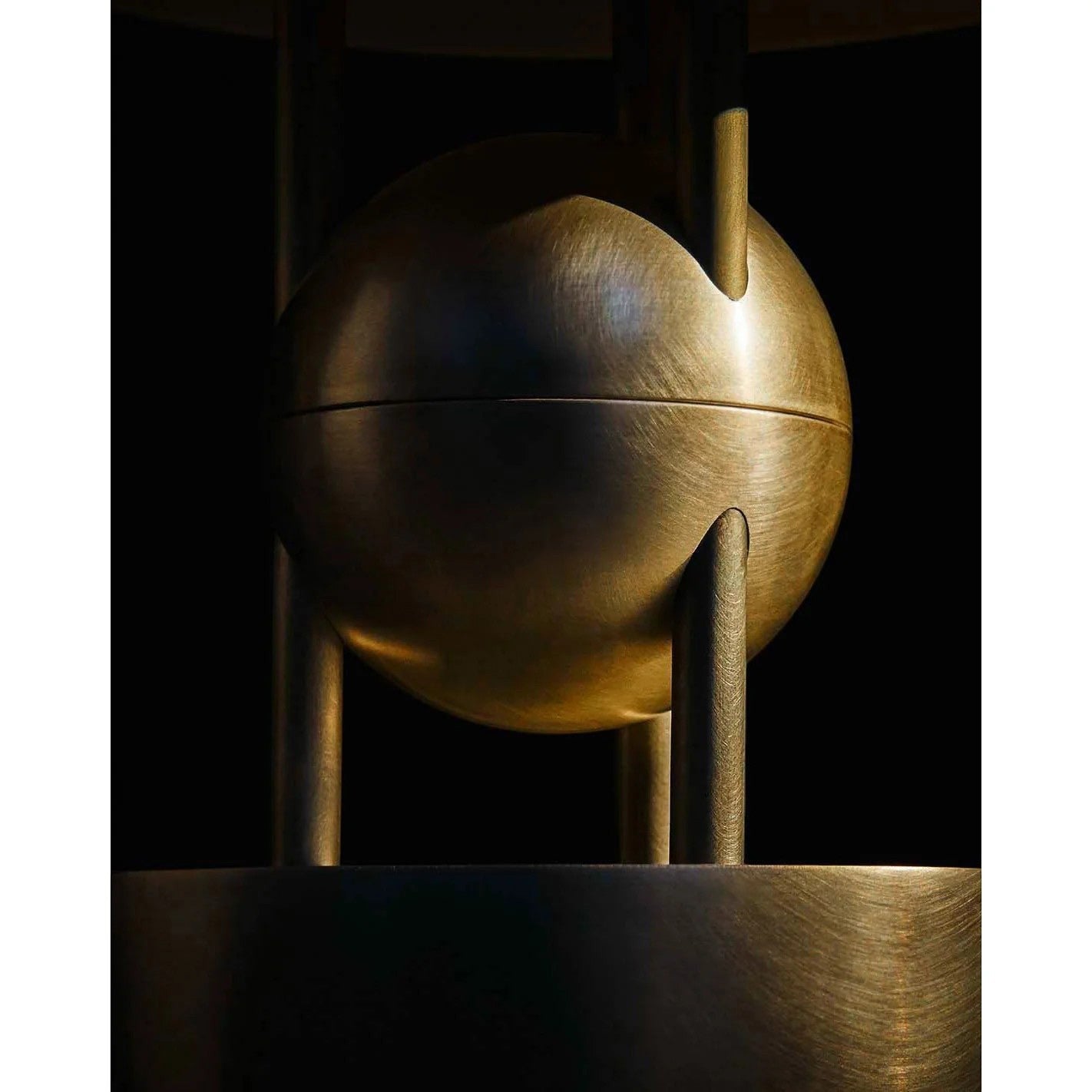 Gold Iron Sphere-Accent Table Lamp | Textured Glass Art Deco 65cm
