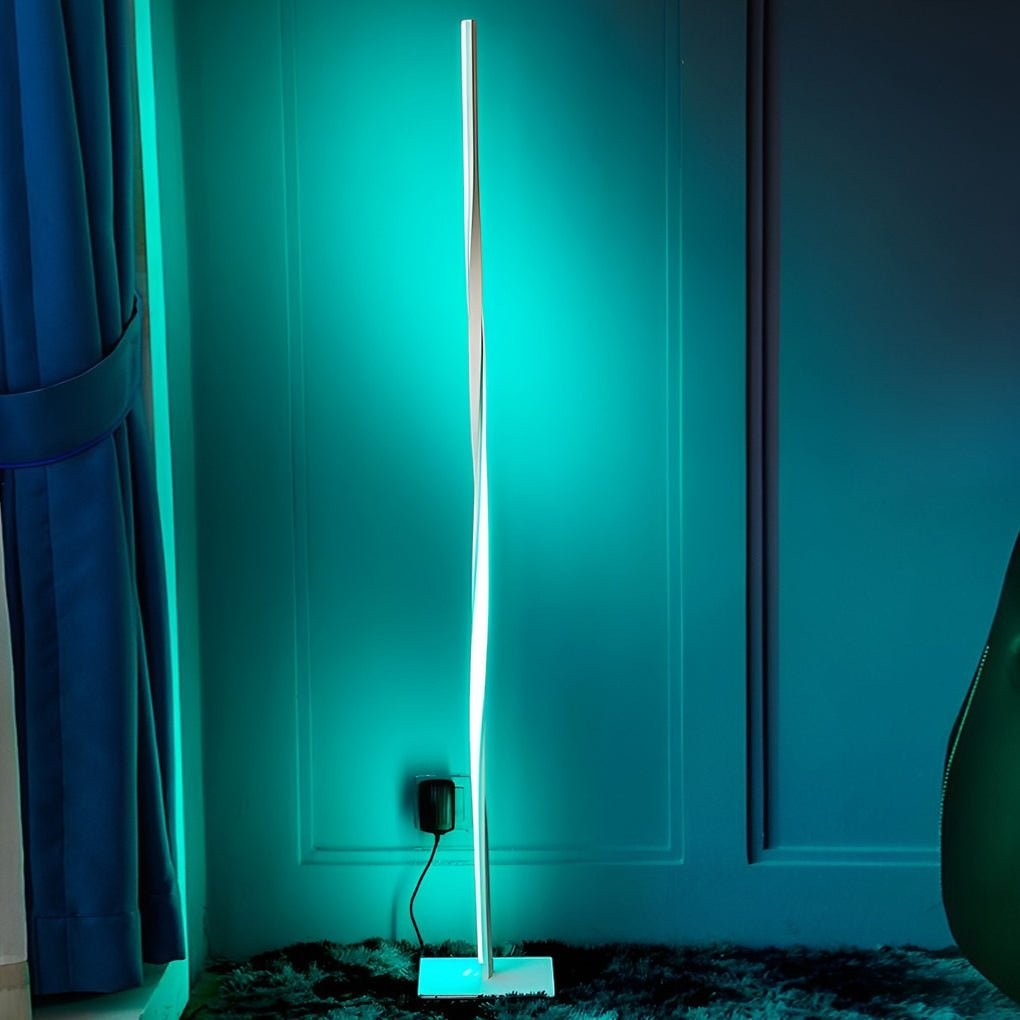 49-Inch Twisted Aluminum Flat-Column LED Floor Lamp | Sleek Black